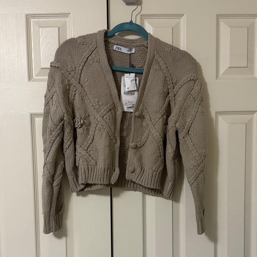 Zara Women's Beige Handmade Rosette Cardigan Sweater-Size S-Taupe-NWT - Picture 2 of 6